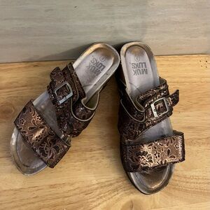 Muk Luks Women’s Tessa Terra Strap Sandals